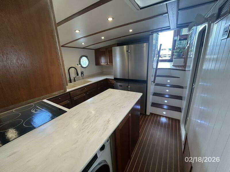 37' Great Harbour galley aft