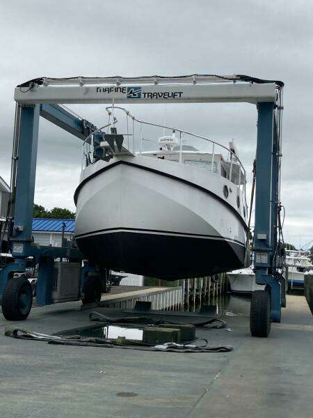 37' Great Harbour hauled out1