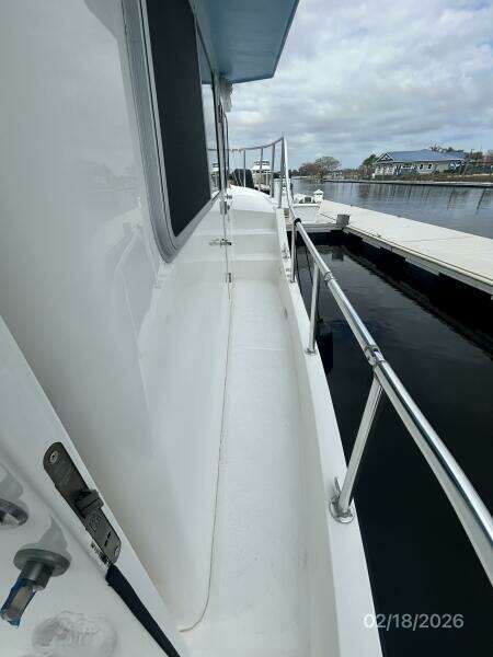 37' Great Harbour starboard side deck1