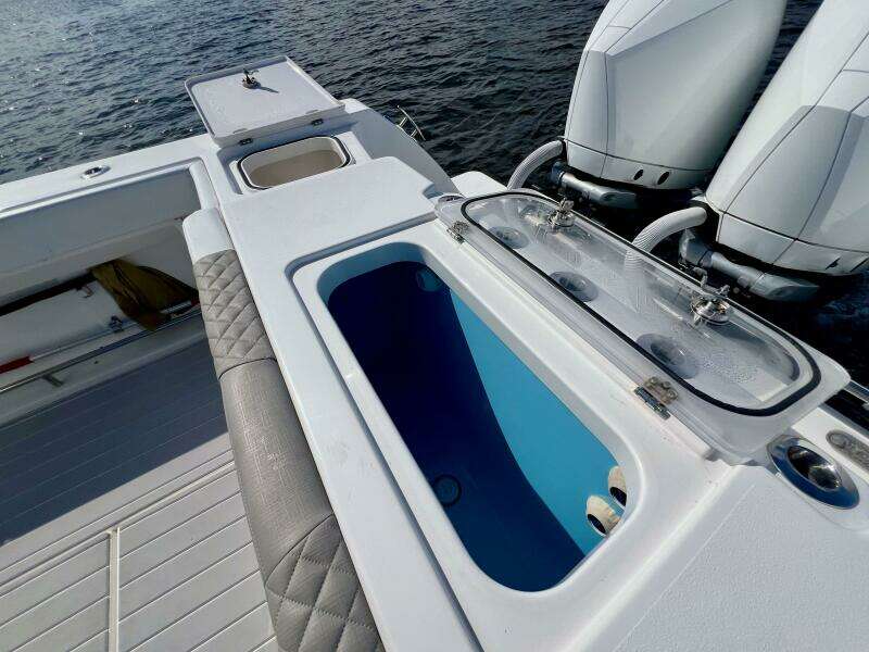 34ft Caymas Yacht For Sale