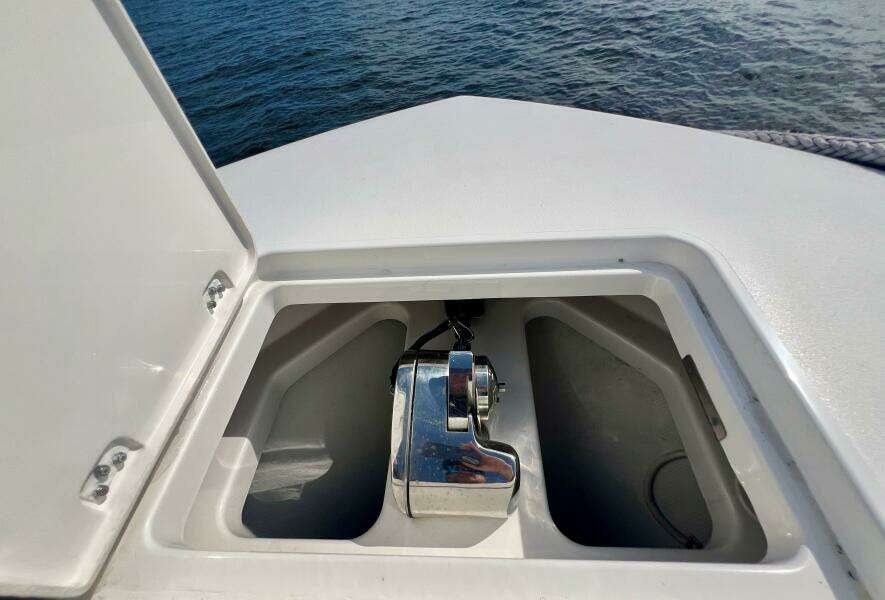 34ft Caymas Yacht For Sale