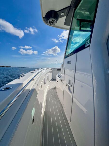 34' 2021 Caymas 341CC