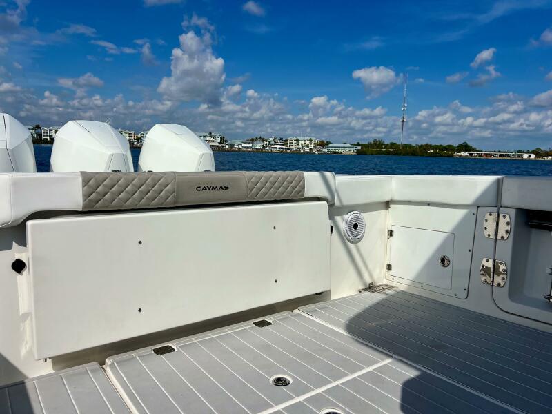 34' 2021 Caymas 341CC