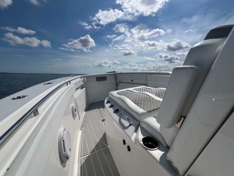 34' 2021 Caymas 341CC