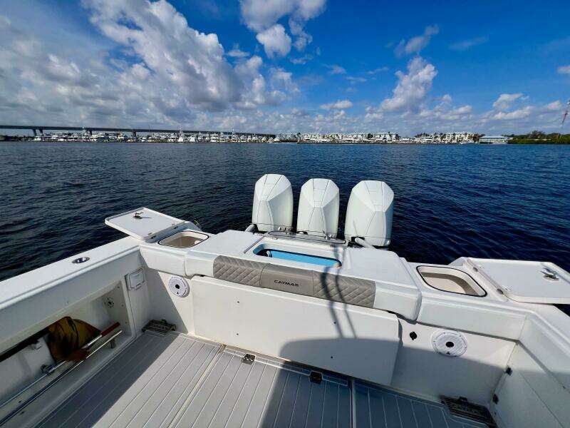 34ft Caymas Yacht For Sale