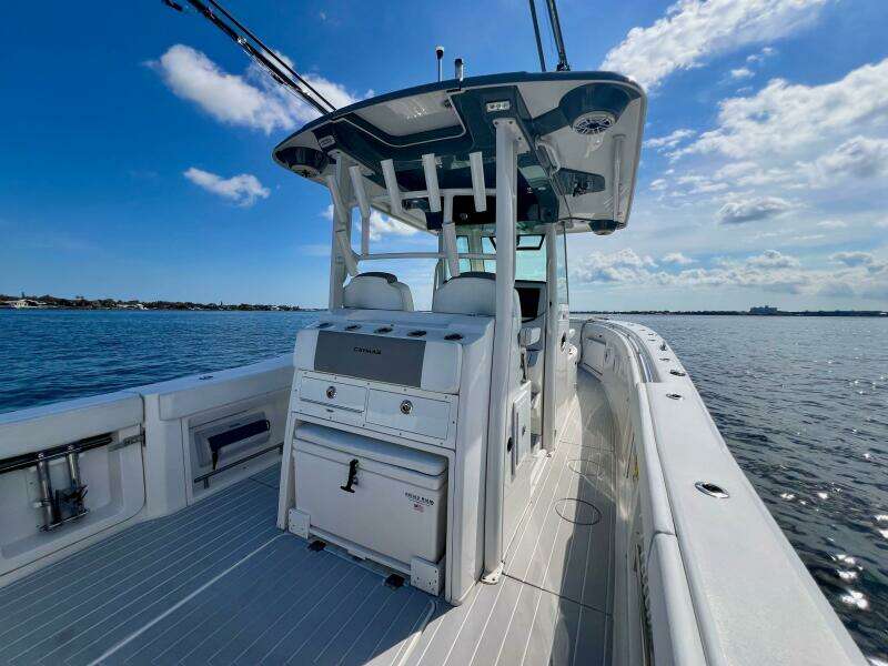 34ft Caymas Yacht For Sale
