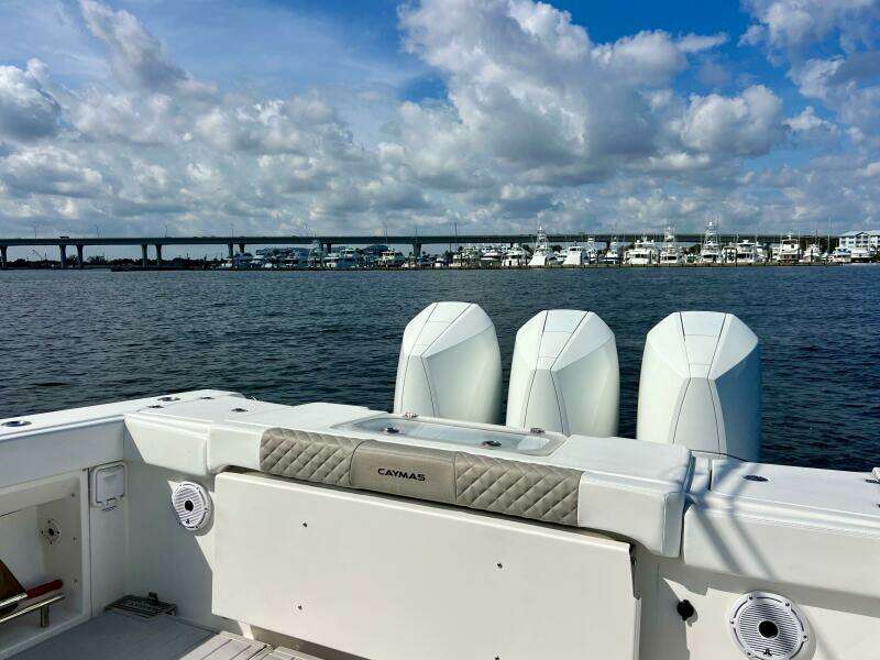 34ft Caymas Yacht For Sale