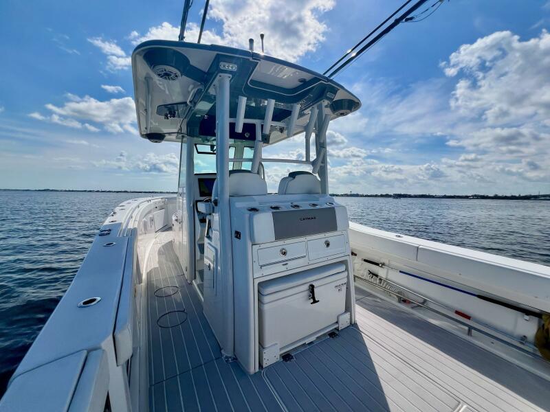 34' 2021 Caymas 341CC