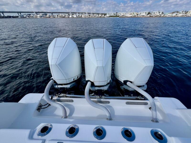 34' 2021 Caymas 341CC