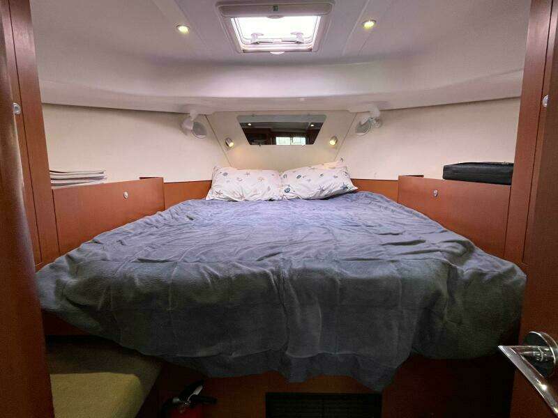 Irie Life 34ft Beneteau Yacht For Sale