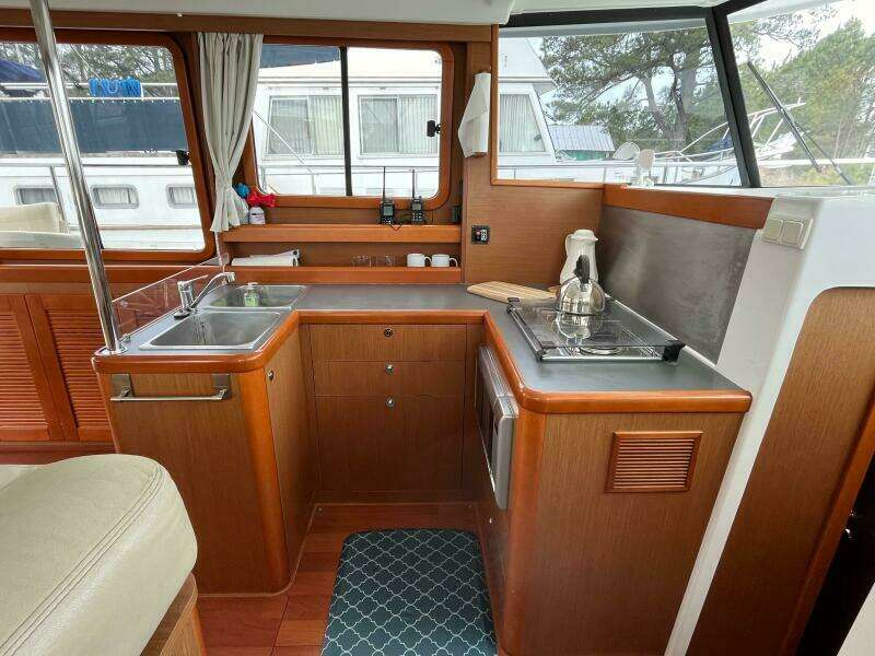 Irie Life 34ft Beneteau Yacht For Sale