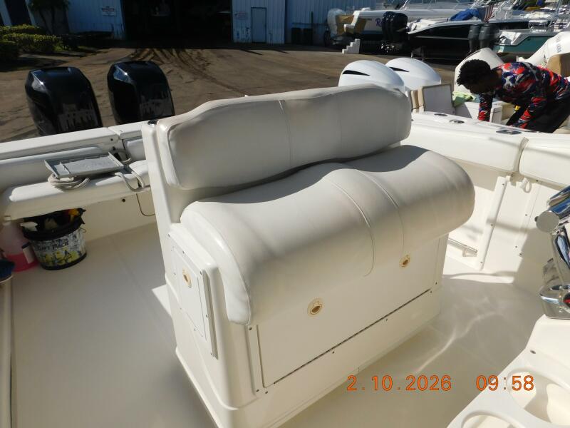 29' 2006 Triton 2895 CC