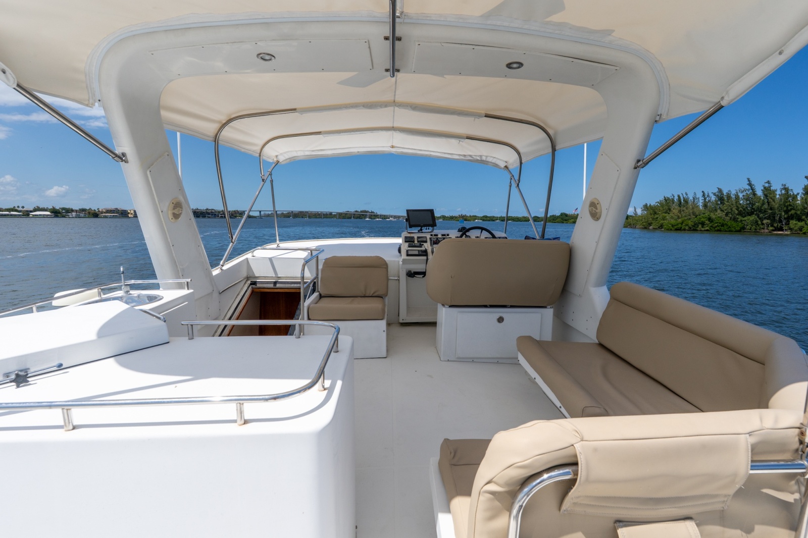 2003 Navigator 5700