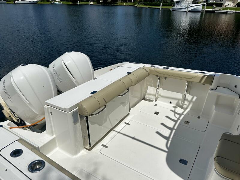 32' 2019 Pursuit 325 OS