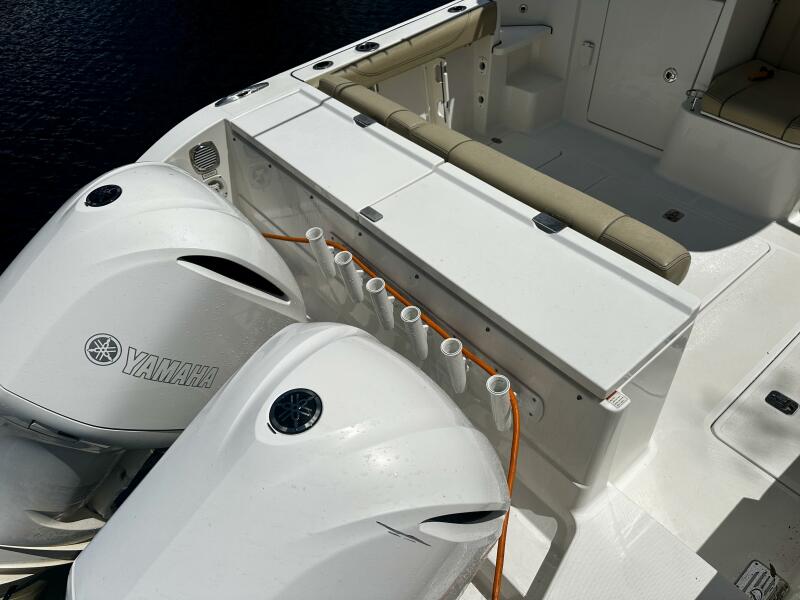 32' 2019 Pursuit 325 OS