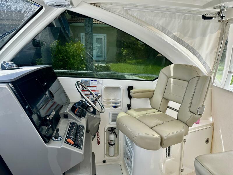 32' 2019 Pursuit 325 OS