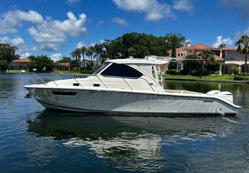 32' 2019 Pursuit 325 OS