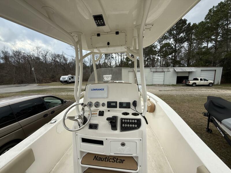 23' 2022 NauticStar 2302 Legacy
