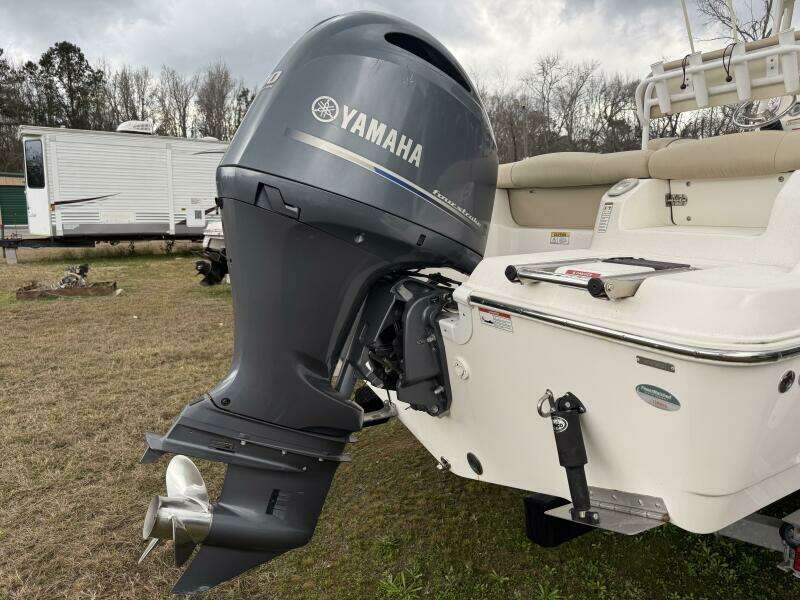 23ft NauticStar Yacht For Sale