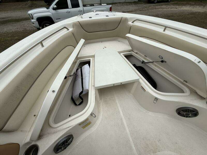 23ft NauticStar Yacht For Sale