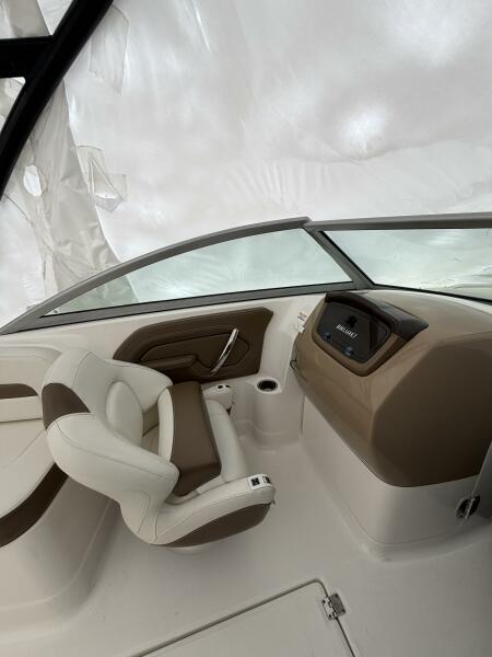 26' 2016 Chaparral 264 Sunsesta