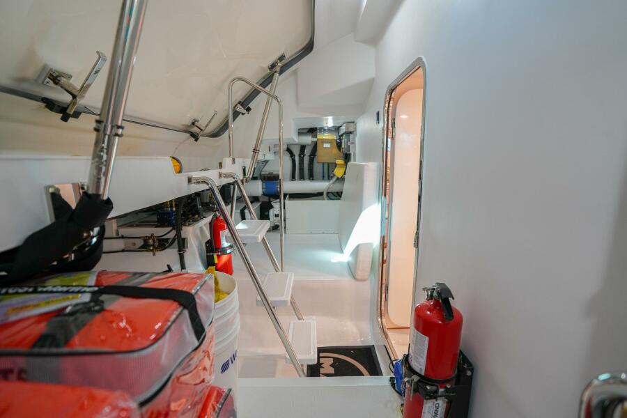 81' 2025 Marlow Explorer 70E-CB