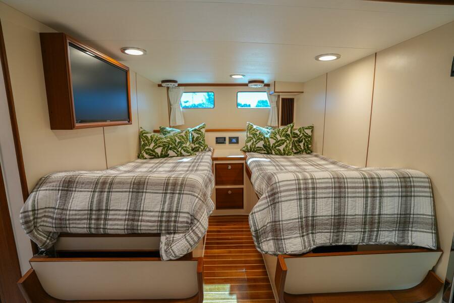 81' 2025 Marlow Explorer 70E-CB