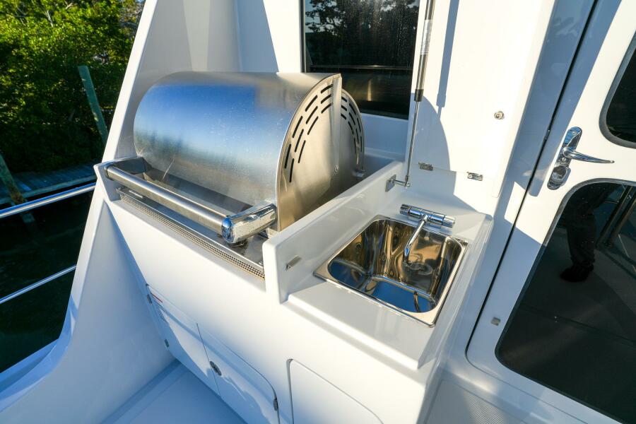 81' 2025 Marlow Explorer 70E-CB