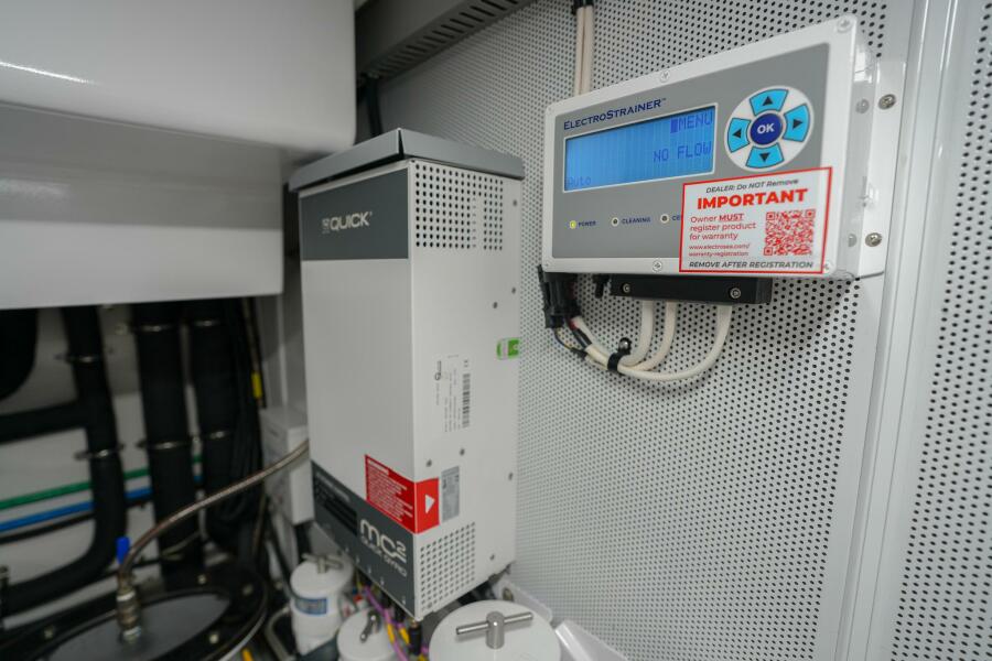 81' 2025 Marlow Explorer 70E-CB