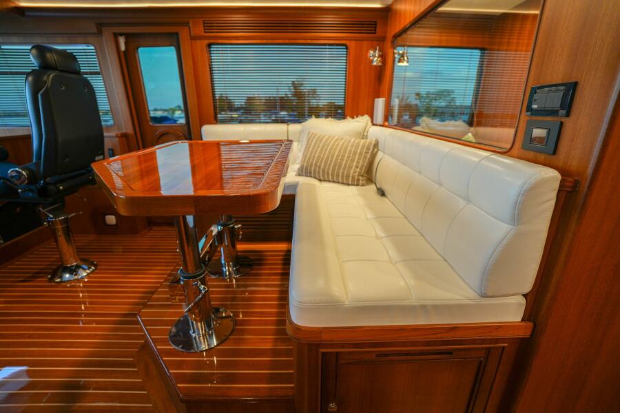 81' 2025 Marlow Explorer 70E-CB