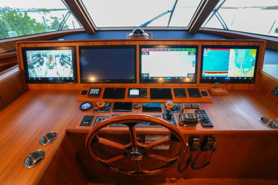 81' 2025 Marlow Explorer 70E-CB