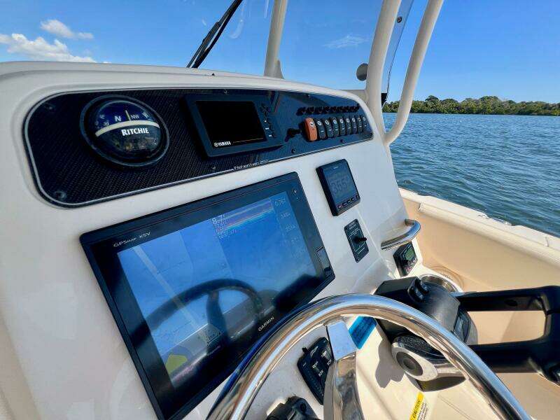 24ft Grady White Yacht For Sale