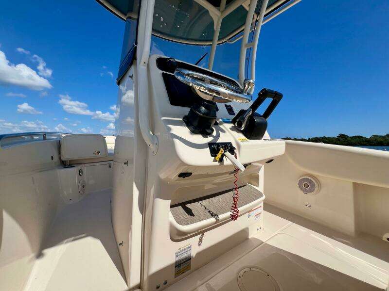 24ft Grady White Yacht For Sale