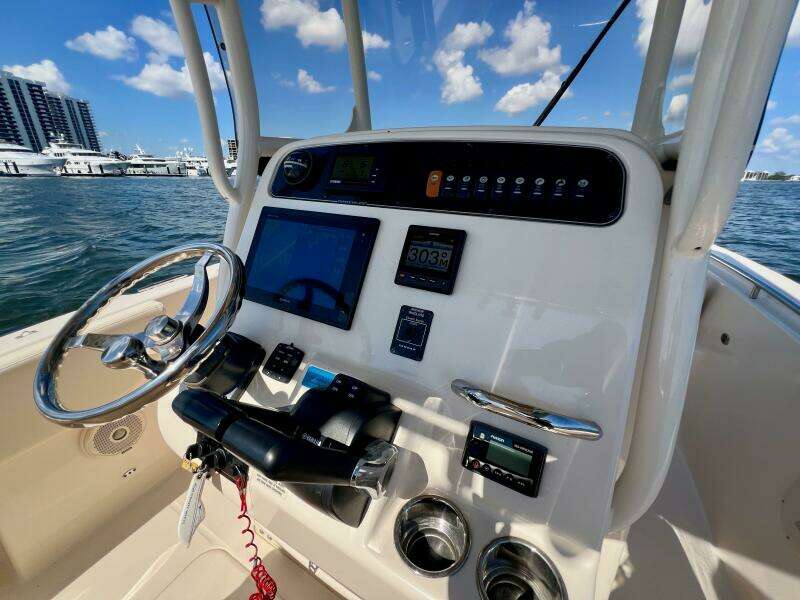 24ft Grady White Yacht For Sale