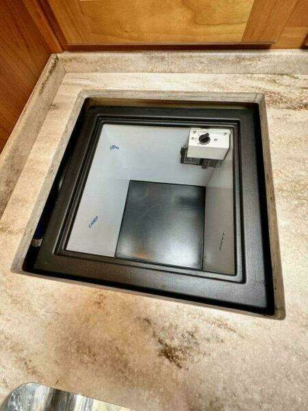 Linda Lou 36ft Legacy Yacht For Sale