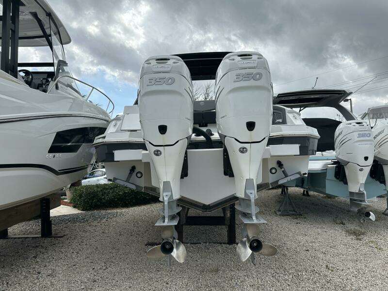 32ft Cruisers Yachts Yacht For Sale