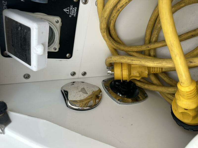 32ft Cruisers Yachts Yacht For Sale