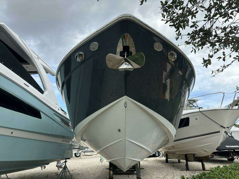 32ft Cruisers Yachts Yacht For Sale