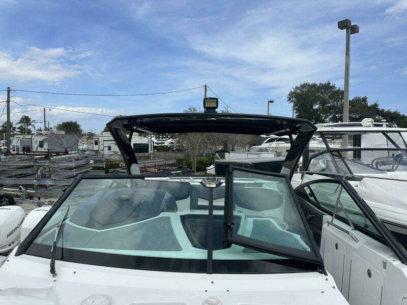 32ft Cruisers Yachts Yacht For Sale