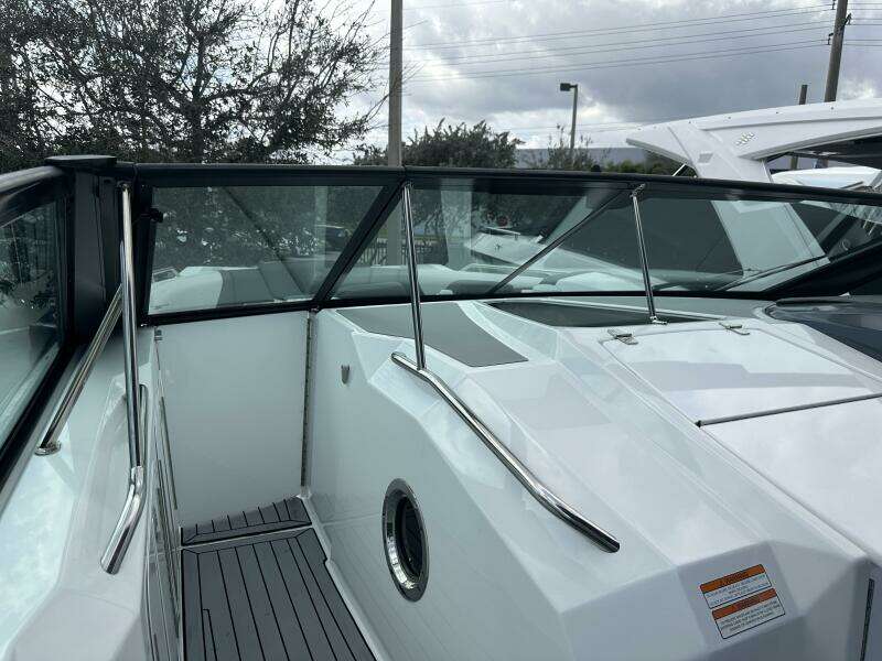 32ft Cruisers Yachts Yacht For Sale