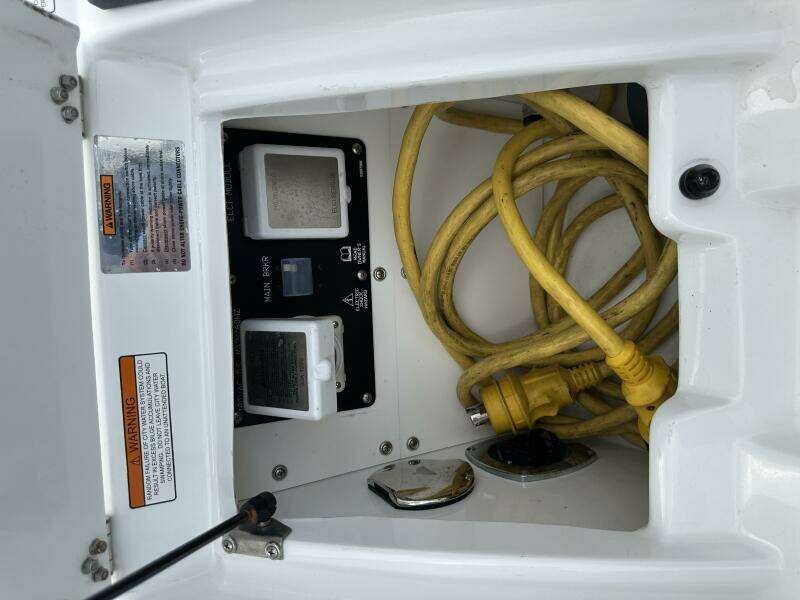 32ft Cruisers Yachts Yacht For Sale