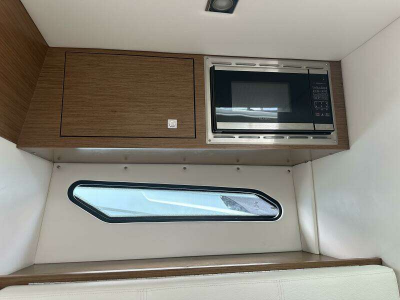 32ft Cruisers Yachts Yacht For Sale