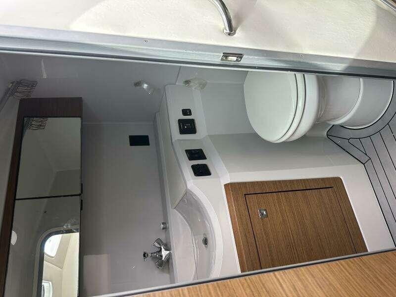 32ft Cruisers Yachts Yacht For Sale