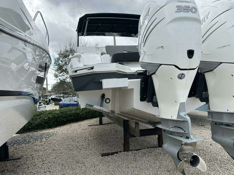32ft Cruisers Yachts Yacht For Sale