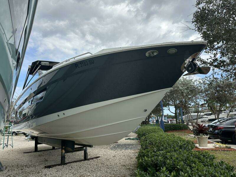 32ft Cruisers Yachts Yacht For Sale