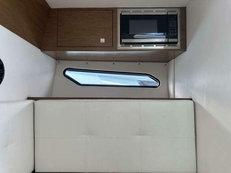 32ft Cruisers Yachts Yacht For Sale