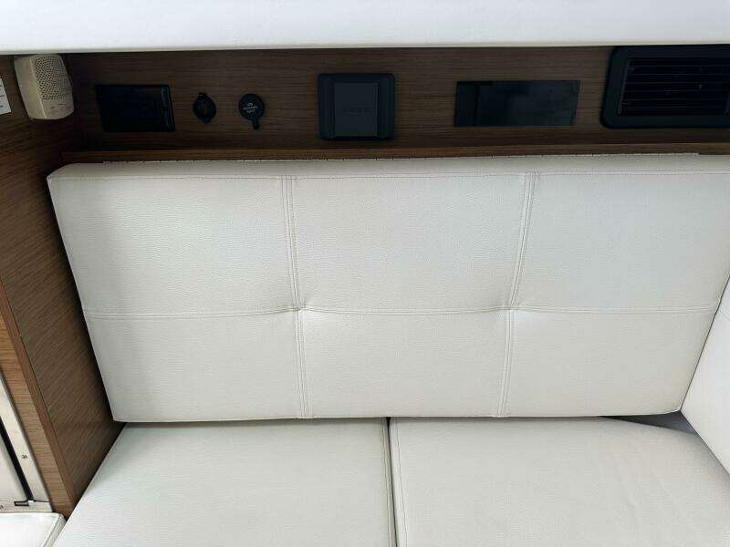 32ft Cruisers Yachts Yacht For Sale