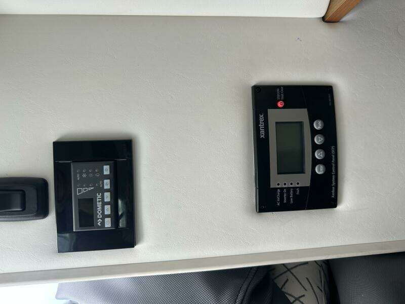 32ft Cruisers Yachts Yacht For Sale