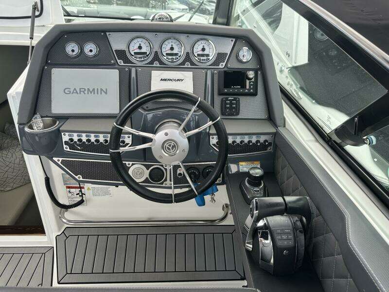 32ft Cruisers Yachts Yacht For Sale