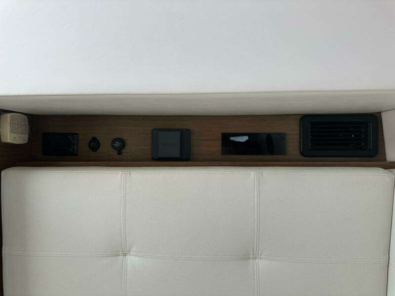 32ft Cruisers Yachts Yacht For Sale